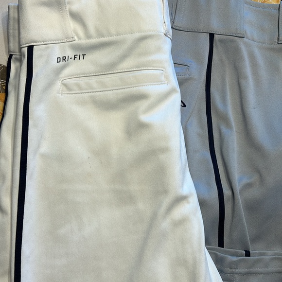 Adult Small - Picture 5 of 6